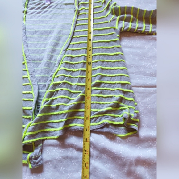 Lightweight Retro Cardigan - Picture 5 of 8